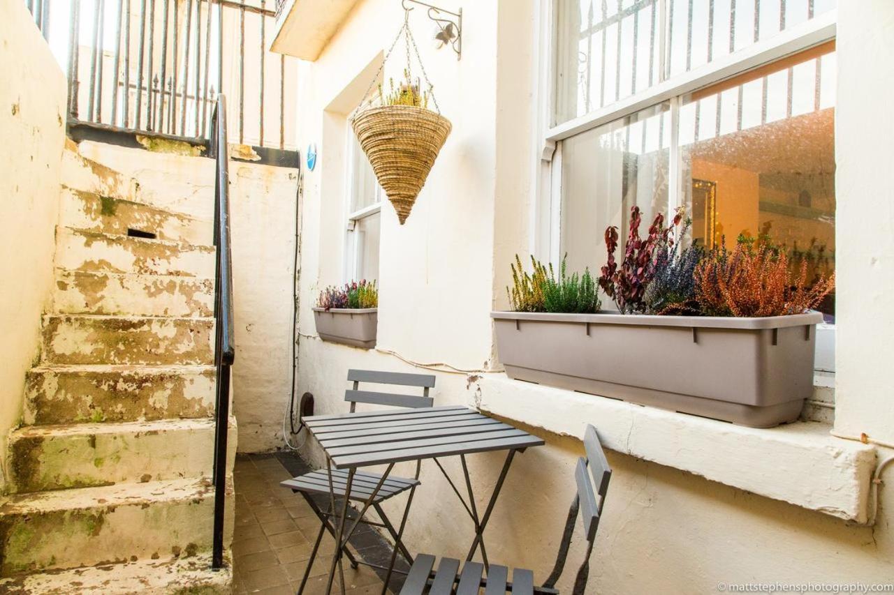 Seafront Apartment With Garden Brighton Exteriör bild