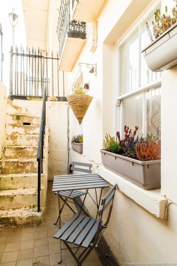 Seafront Apartment With Garden Brighton Exteriör bild